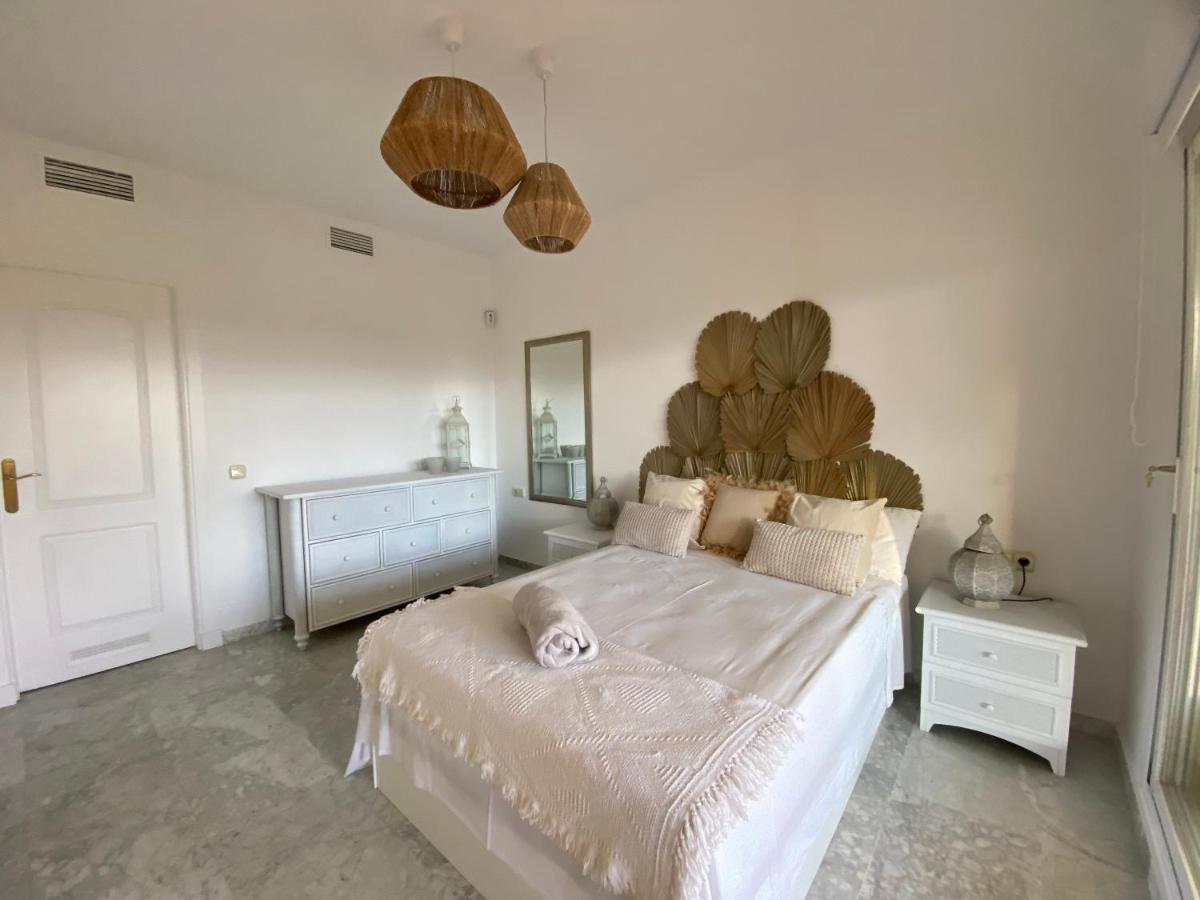 Apartamentos Costa Quebrada เบนัลมาเดนา ภายนอก รูปภาพ